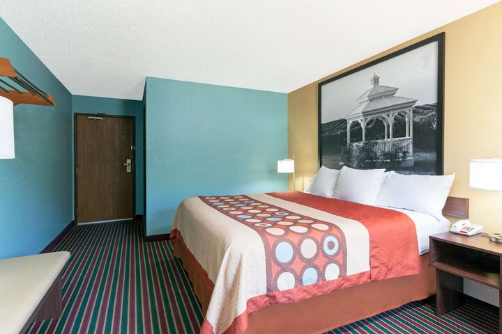 Room 17 of 18