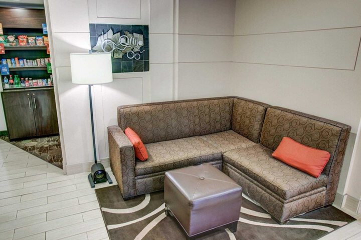 Comfort Suites Pittsburgh Airport