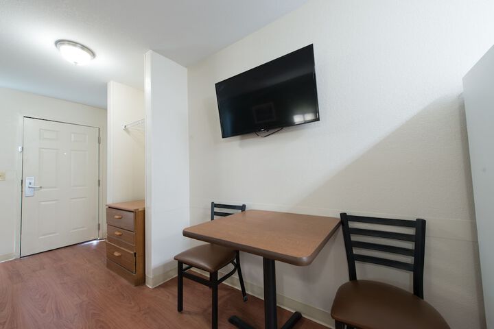 Room 8 of 24