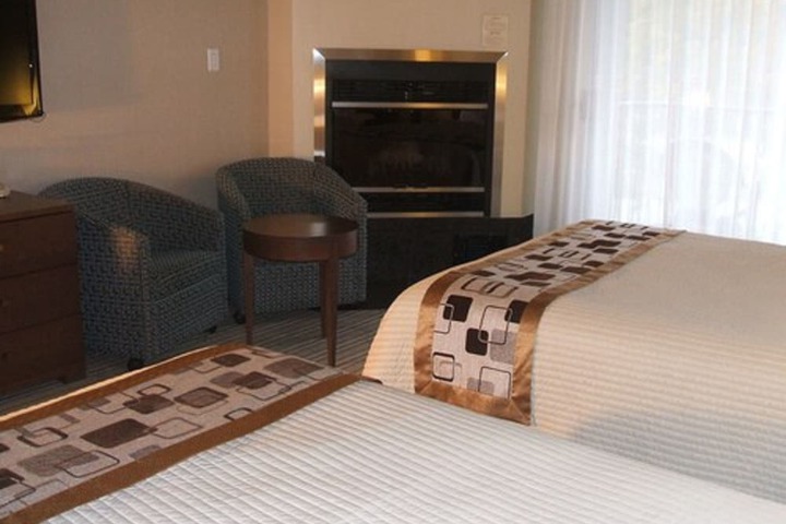 Room 25 of 38
