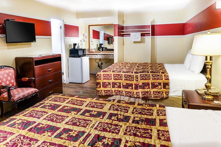 Room 9 of 24