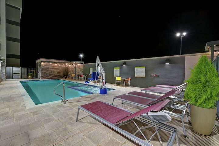 Pool 13 of 45