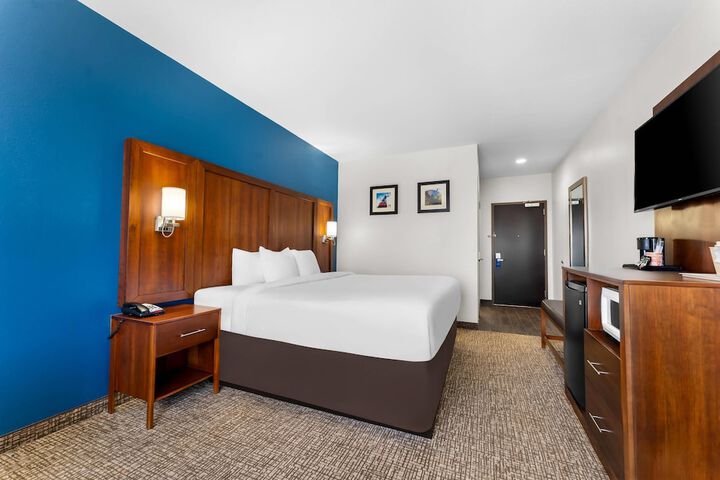 Comfort Inn & Suites Augusta West Near Fort Gordon