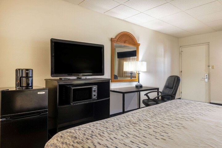Room 21 of 39