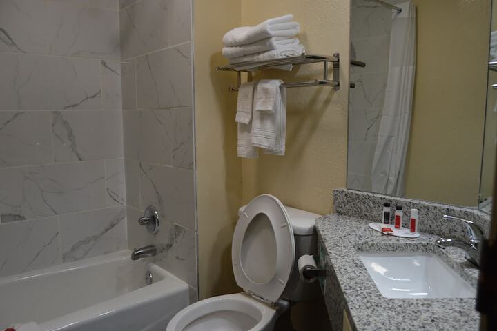 Days Inn by Wyndham Easley / Greenville/Clemson Area