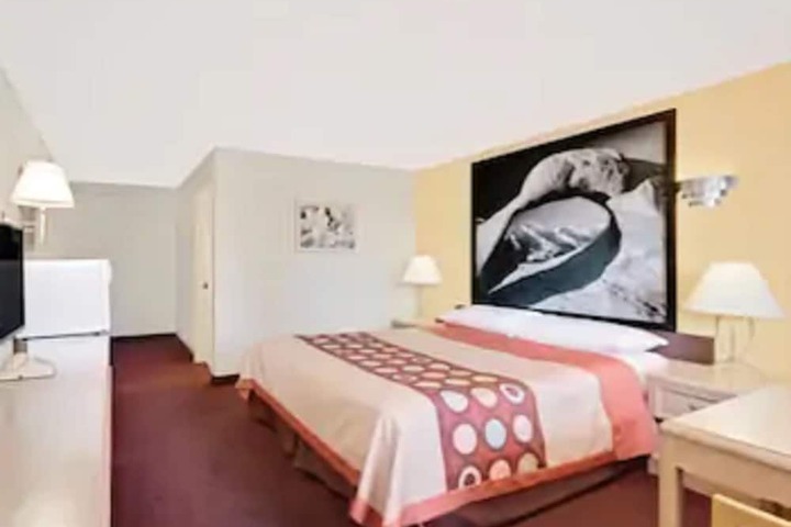 Room 18 of 30