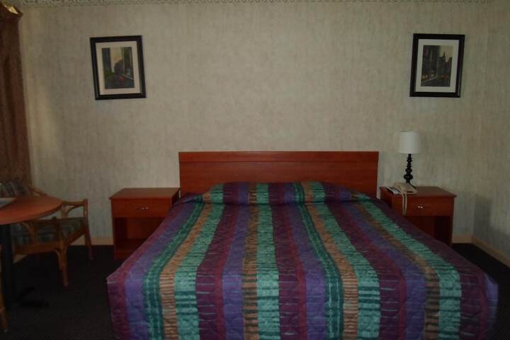 Red Carpet Inn