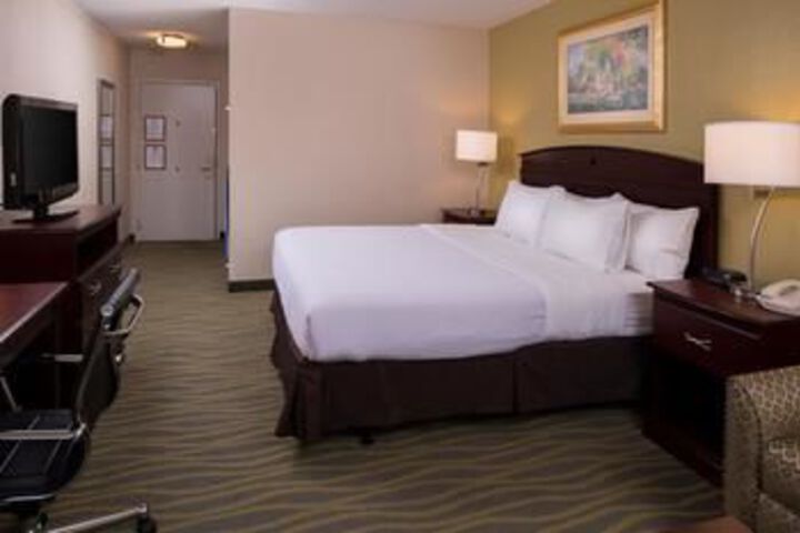 Ramada Plaza Rochester Airport