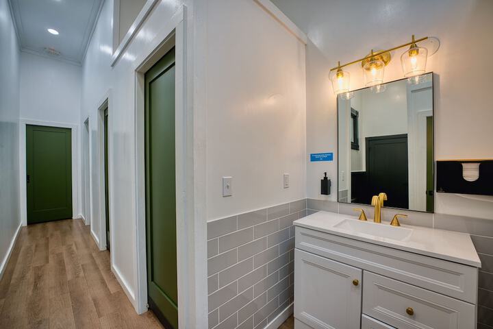 Howzit Hostels Hawaii
