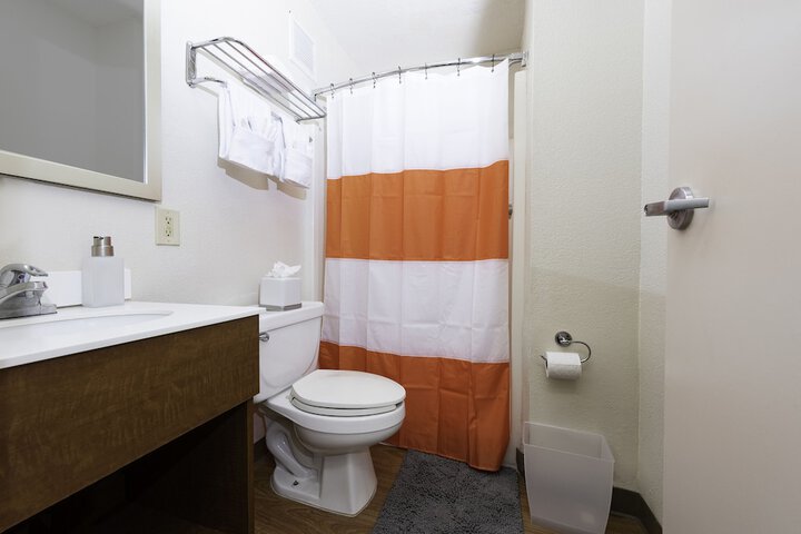 Room 6 of 6