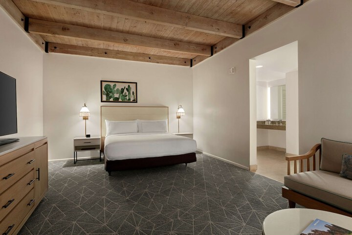 Room 27 of 85