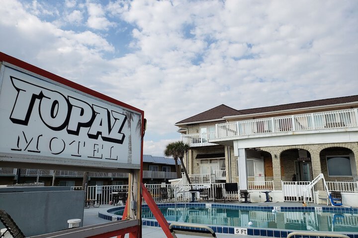 Topaz Motel