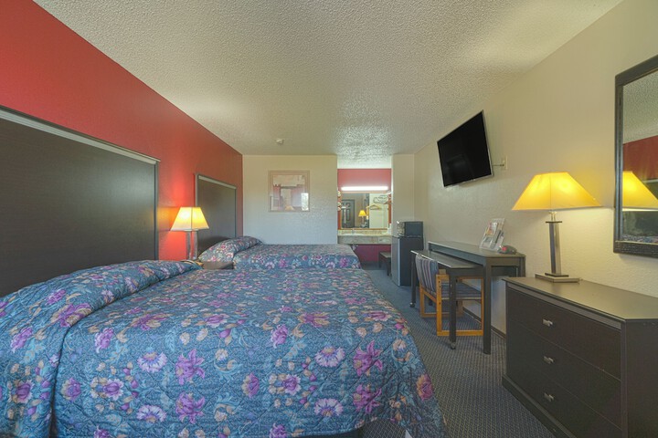 Regency Inn & Suites by OYO Bay City TX