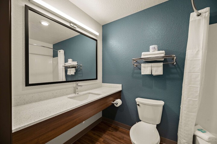 Room 9 of 26