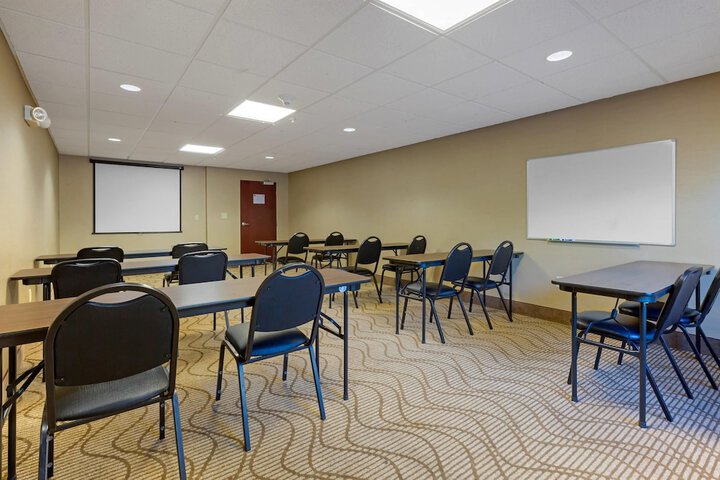 Comfort Inn & Suites Cambridge