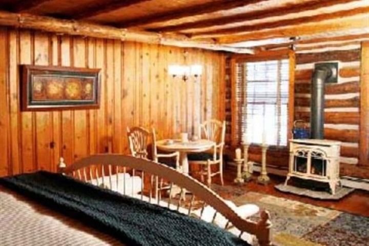 Room 9 of 15