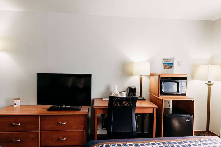 Room 13 of 25