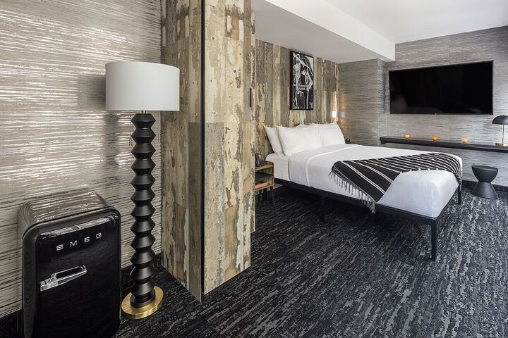 Room 8 of 32
