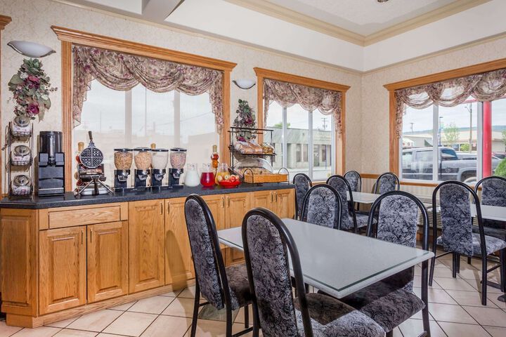 Ramada by Wyndham Quesnel