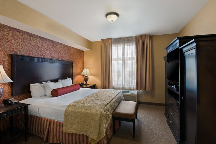 Room 8 of 33