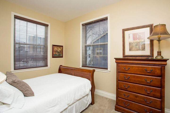 Room 14 of 28