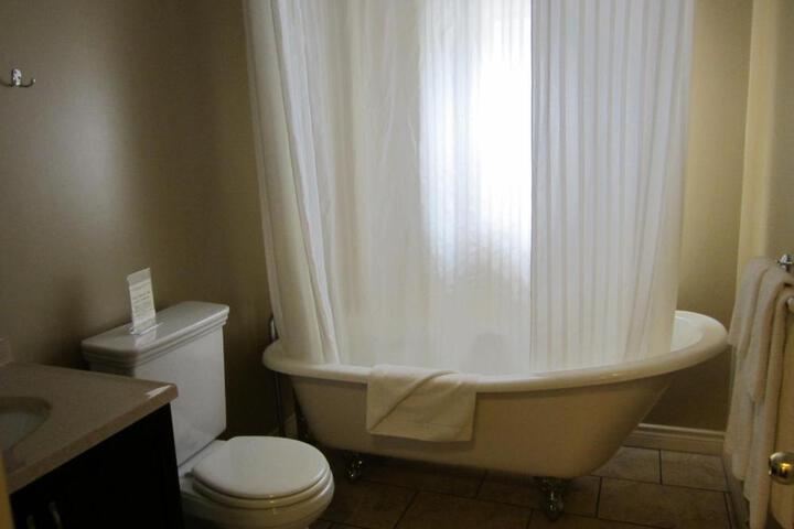 Reynolds Hotel