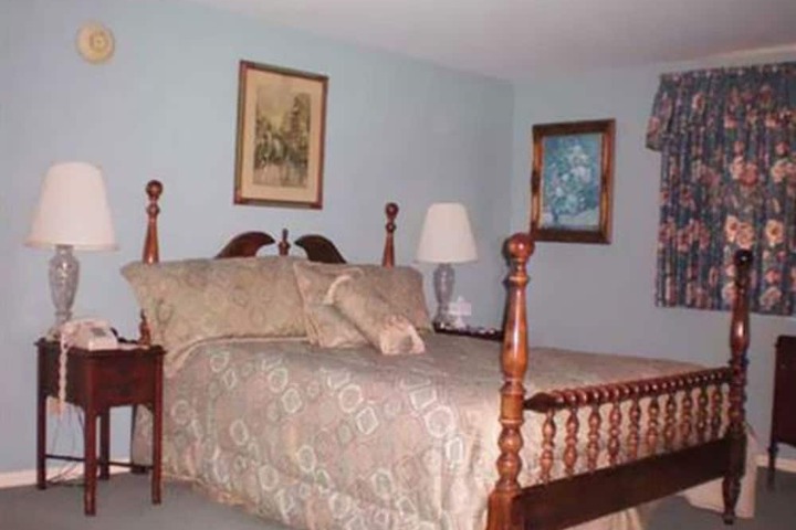 Montague Inn