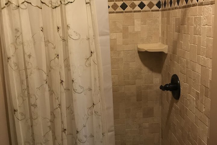 Room 27 of 41