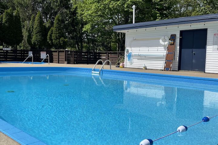 Pool 12 of 60