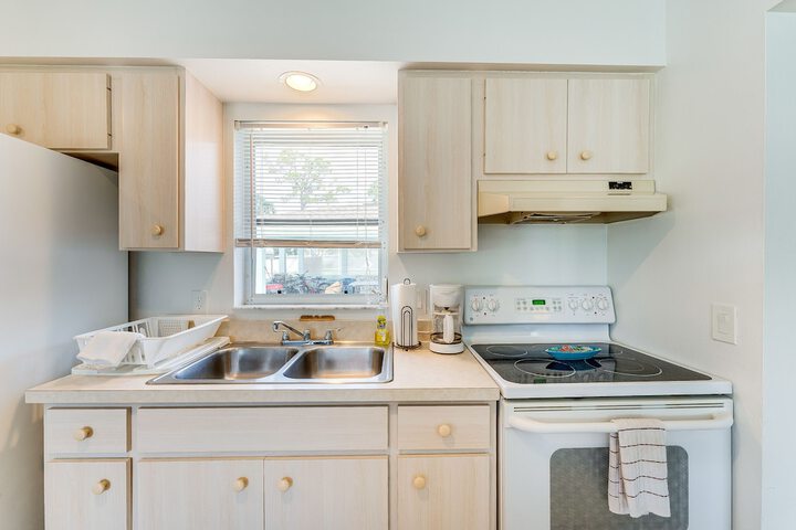 Englewood Escape Near Beaches: Pets Welcome!