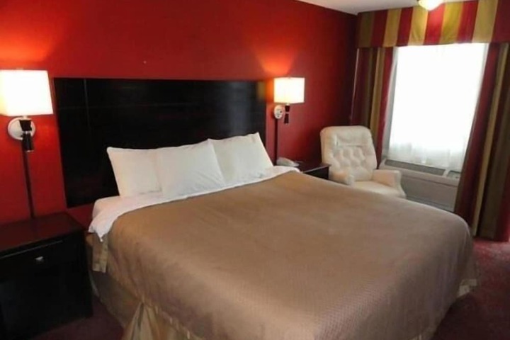 Room 21 of 28