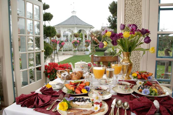 Breakfast/Coffee Service 44 of 50
