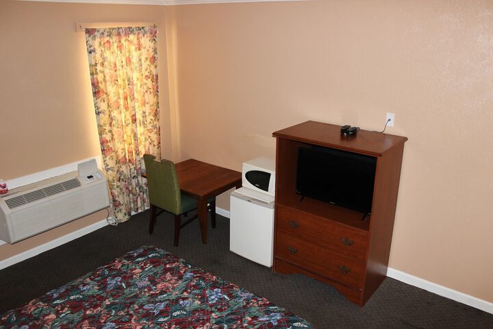 Room 16 of 16