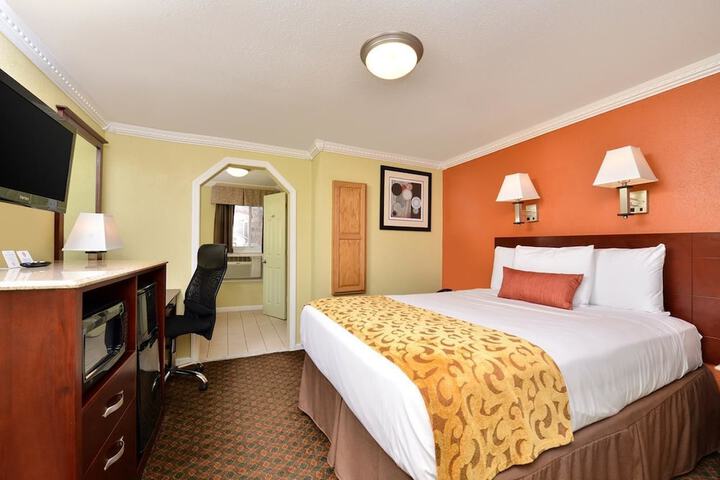 Room 21 of 24