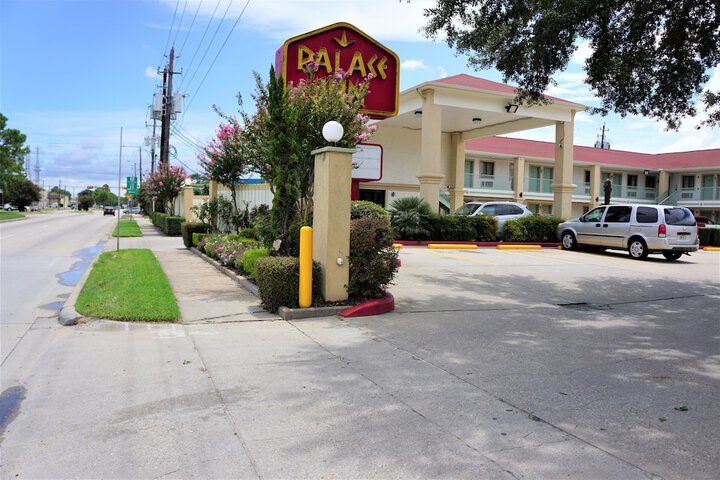 Hotel 5 of 40