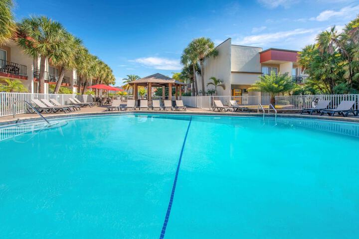 Pool 4 of 35