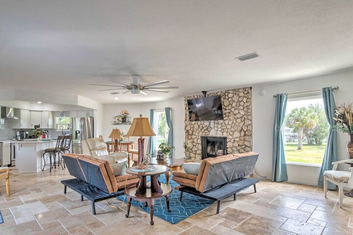 Remodeled Retreat on Homosassa River Canal!