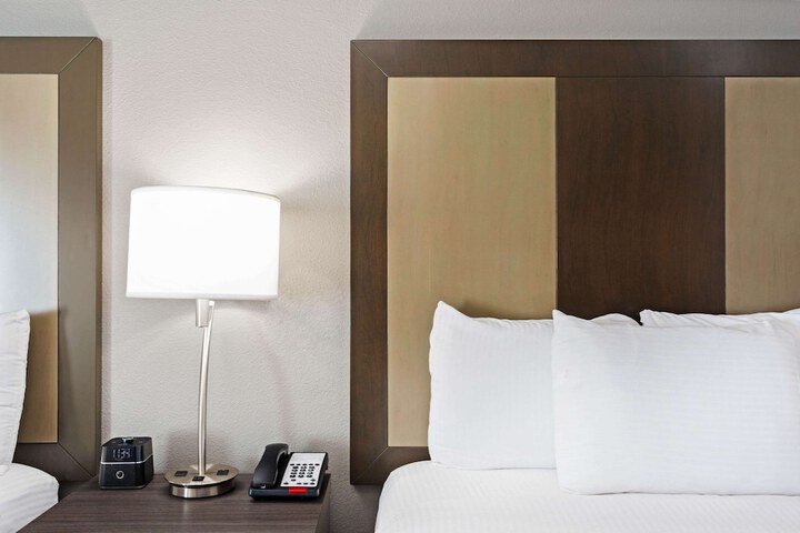 La Quinta Inn & Suites by Wyndham Sweetwater East