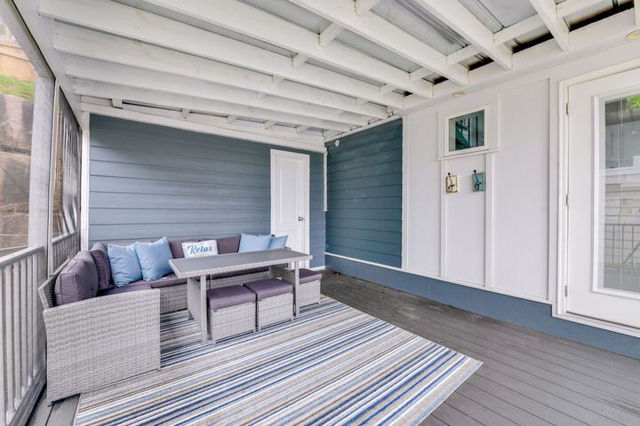 Lake Norman Getaway w / Pool Access + Kayaking!