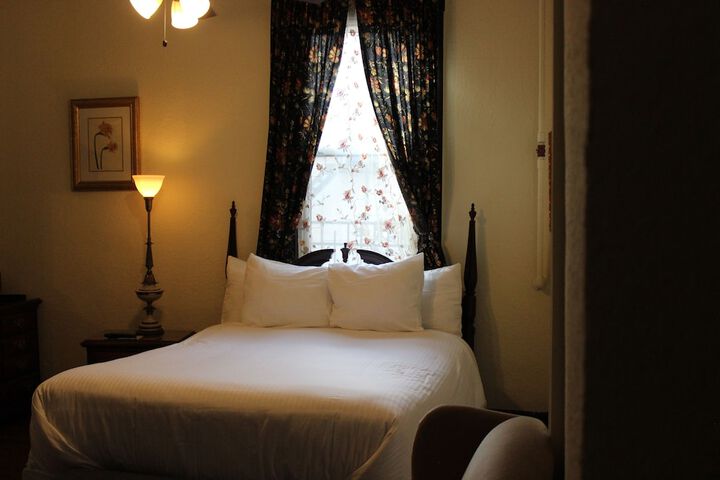 Room 59 of 104