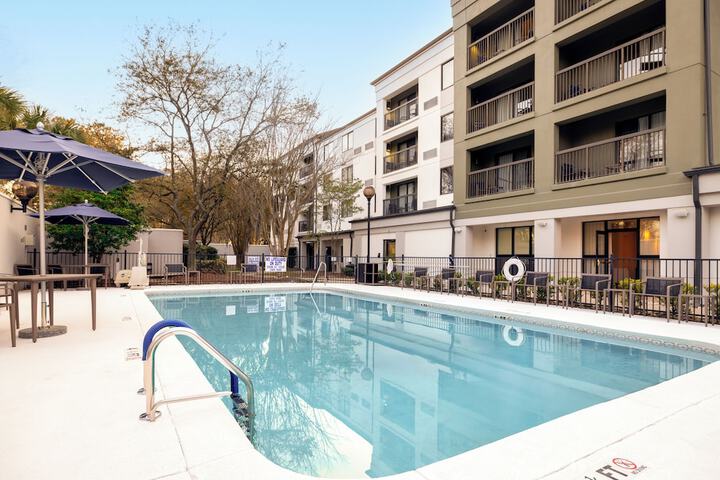 Courtyard by Marriott North Charleston Airport / Coliseum