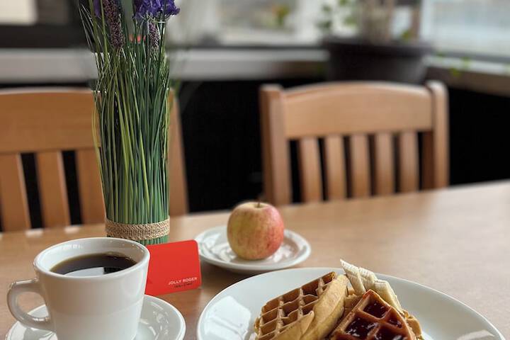 Breakfast/Coffee Service 72 of 125
