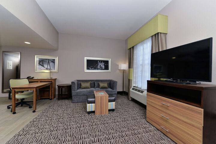 Room 25 of 61
