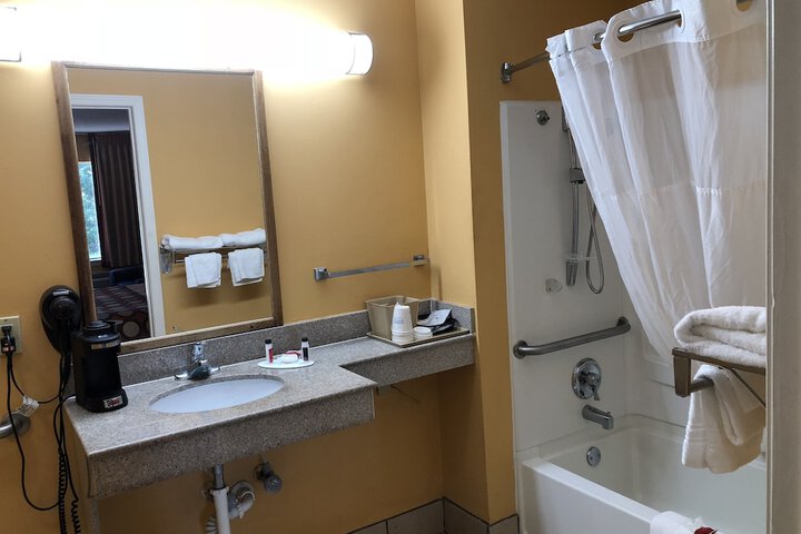 Room 16 of 32