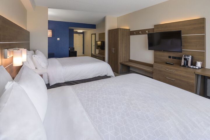 Holiday Inn Express & Suites North Bay by IHG