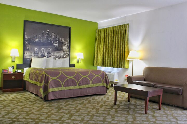 Room 14 of 38