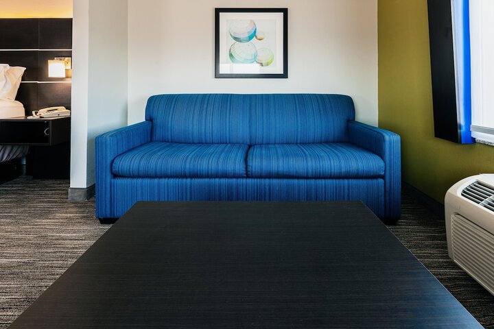 Room 14 of 27