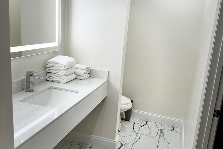 Room 34 of 80
