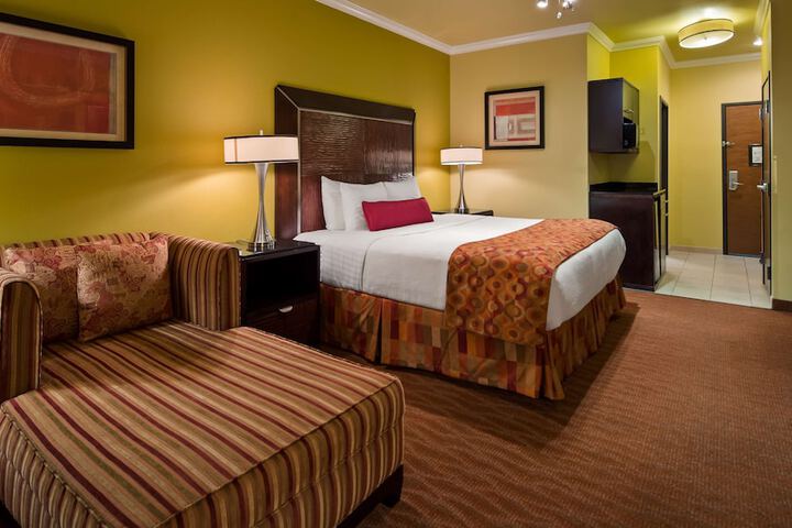 Room 9 of 18
