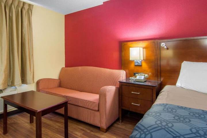 Room 8 of 17